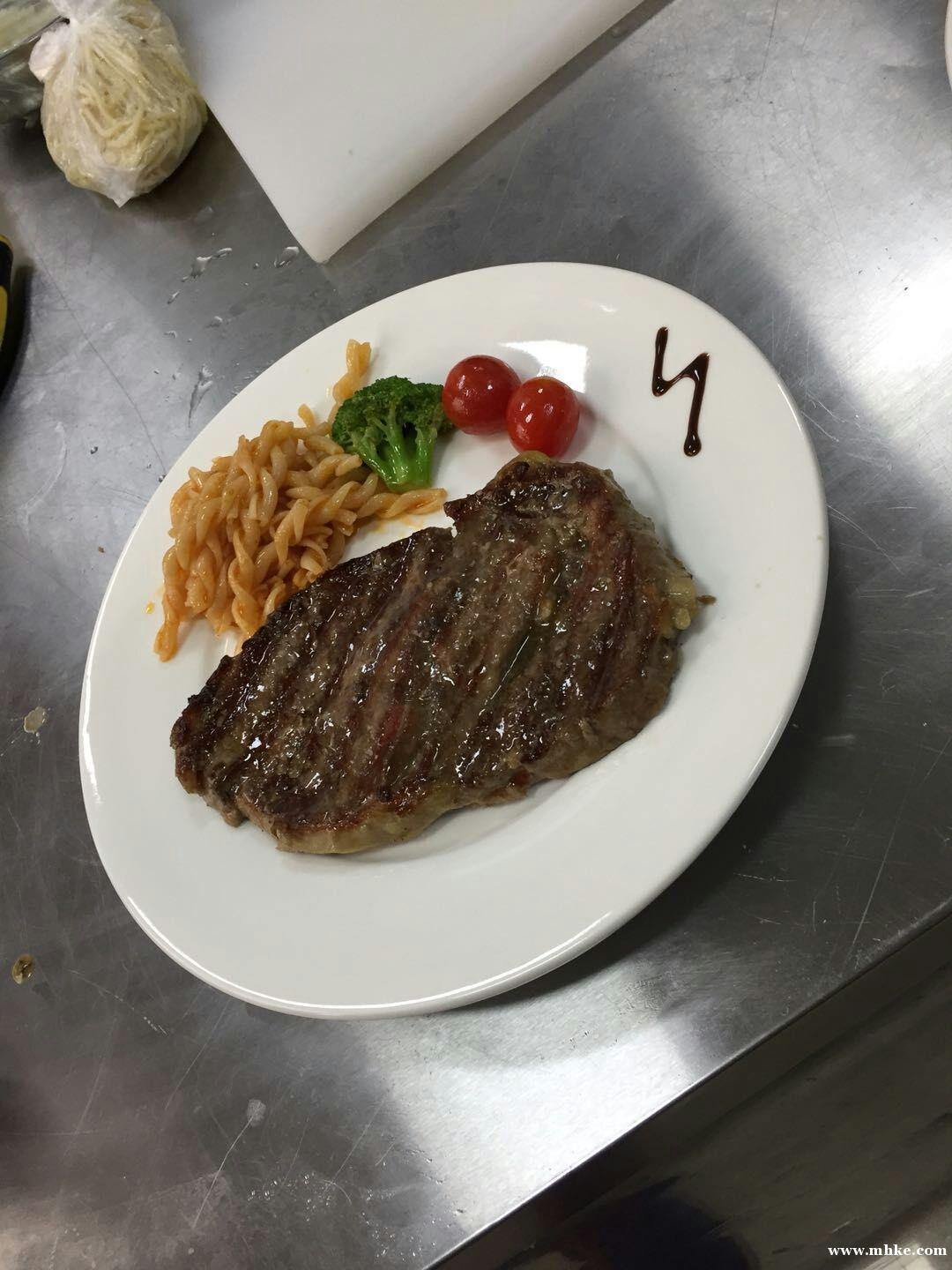 玩轉(zhuǎn)夏日 激情暢飲 回饋新老顧客 玩轉(zhuǎn)夏日 激情暢飲 回饋新老顧客