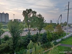 梅河口河南白樓出租樓房。兩室一廳。離市場(chǎng)近。五中10分就到