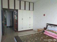 東方家居附近有房出租，租金一年6000，可半年一租，