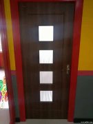 店鋪搬遷3D木門一個低價出售