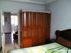 出售天怡小區(qū)71平六樓。