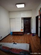 出售愛民佳苑學區(qū)房，一室一廳，拎包入住，緊鄰學校和醫(yī)院