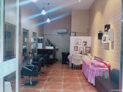 新裝修美發(fā)店出兌