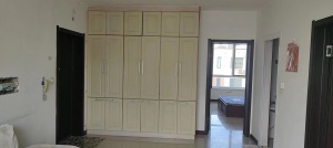 出租東街楓林小鎮(zhèn)小區(qū)住宅一套、12000包取暖物業(yè)