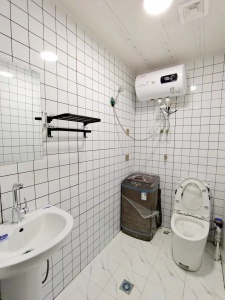 中心位置步梯二樓公寓出租獨(dú)立衛(wèi)浴