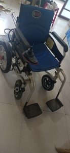 電動(dòng)輪椅出售