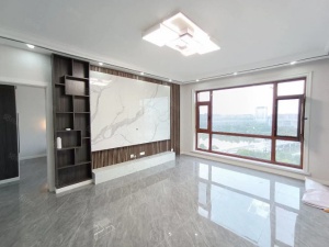 低價(jià)出售龍?jiān)醇言酚^景房