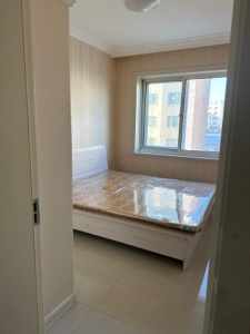 西街老婦幼保健醫(yī)院對面