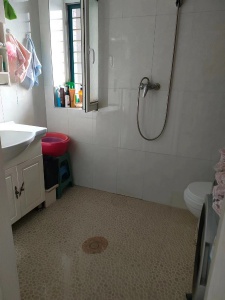 出售水岸人家一期步梯6樓 102.6平 拎包入住