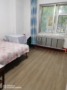 出租出售:      鐵北田園小區(qū)903/302室，44平方，老式裝修，離（鐵北早市、實驗中學、中醫(yī)院、鐵北菜市場）較近。交通便利。價格面議，非誠勿擾。