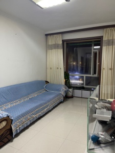 出售新城花園兩室一廳68平，解放十中學(xué)區(qū)房，臨街