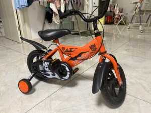 兒童車200轉(zhuǎn)9成新，沒怎么騎過