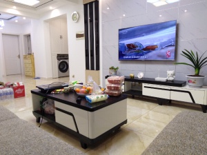 個人出售鉆石名城18樓三室一廳一衛(wèi)家具家電齊全