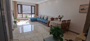 個人電梯三居 可月租