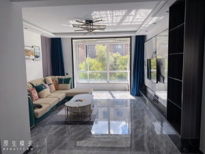 出售楓林小鎮(zhèn)，三樓精裝修