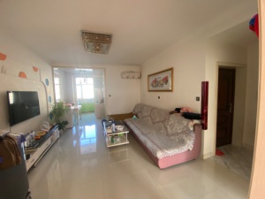 學(xué)校旁的房子