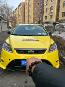 出售12年福特福克斯小鋼炮一臺