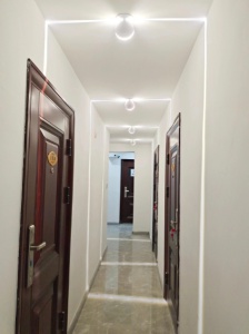 ?二樓公寓出租獨(dú)立衛(wèi)浴可做飯，可月租