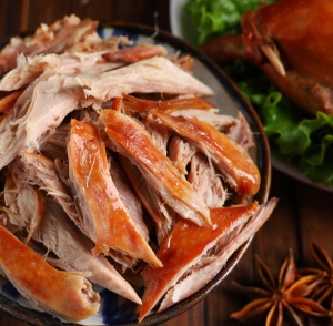 華陽(yáng)雅居熟食店，招聘售貨員，熟食師傅，雜工