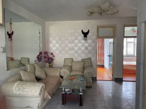 新華醫(yī)院社區(qū)家屬樓便宜賣16.8萬