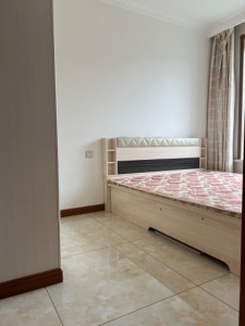 十中附近博文四期書包房出租