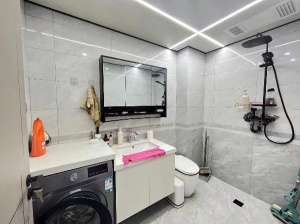 磊幫公館房屋出租80平 包取暖無(wú)線