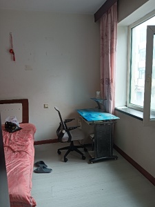 房屋出租四樓，位置優(yōu)越