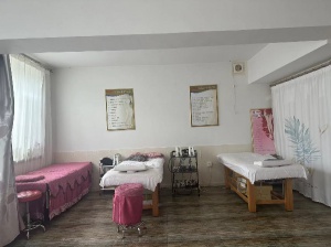 站前路美發(fā)店二樓出租