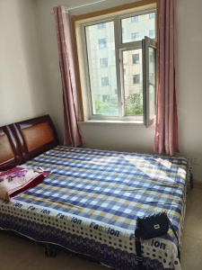 出租北部新城三樓50平方米拎包入住。