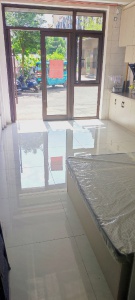 一樓26平米，一室一廳一衛(wèi)，；可日租月租年租