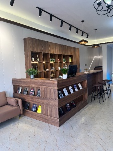 男士理發(fā)館招聘發(fā)型師