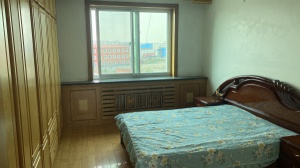 第二中學(xué)附近！康寧小區(qū)、自家98平方米房子出租！4樓、拎包入??！價(jià)格便宜！