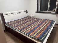 自家閑置床，有使用痕跡。300元自取