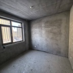 東方米蘭6樓，98平三室毛坯房