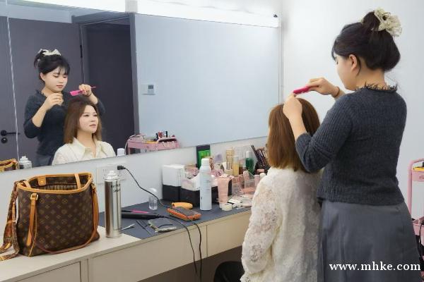 金羽電子商務(wù)誠(chéng)聘娛樂主播網(wǎng)紅 金羽電子商務(wù)誠(chéng)聘娛樂主播網(wǎng)紅